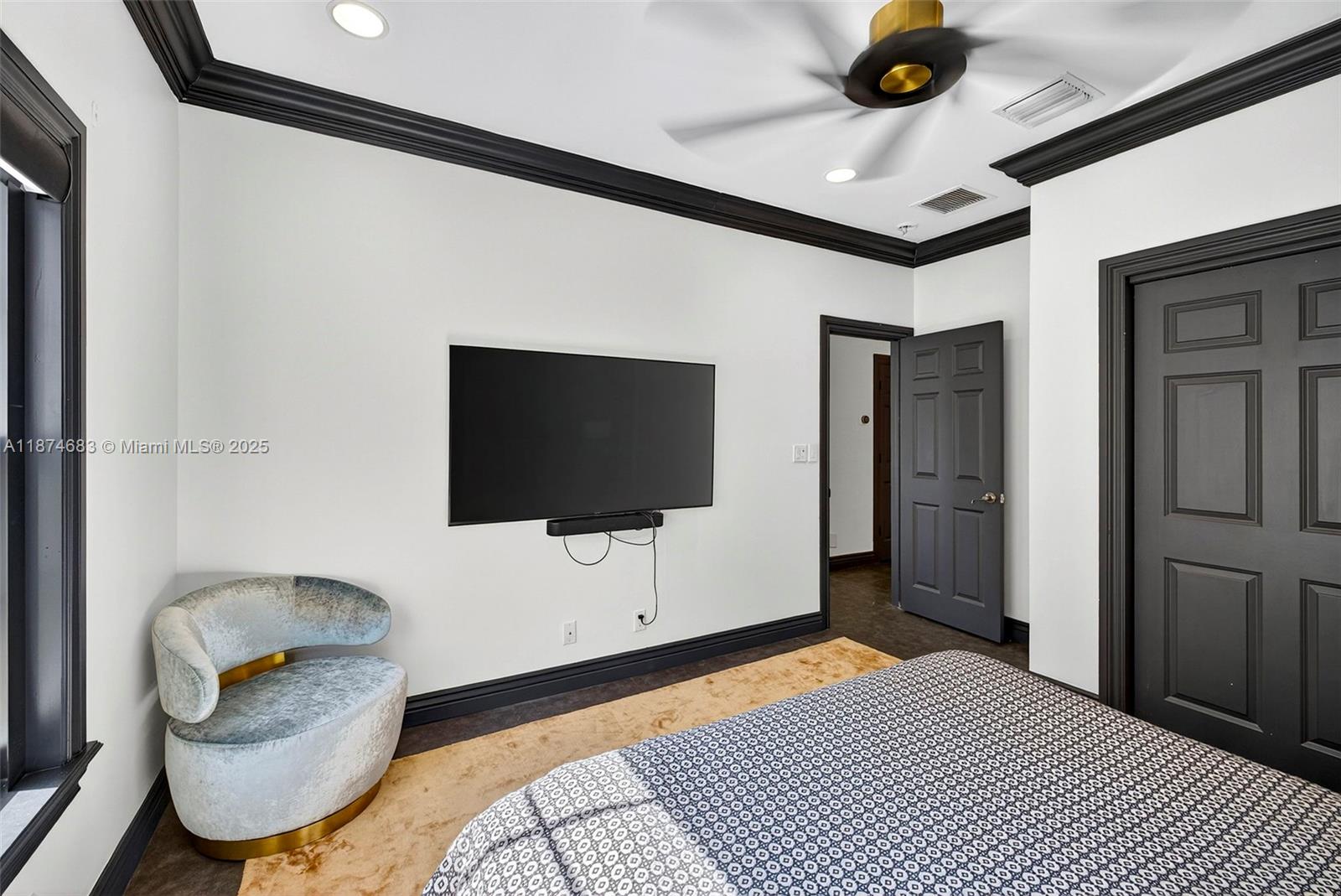 LAS OLAS BY THE SEA EXT - Residential