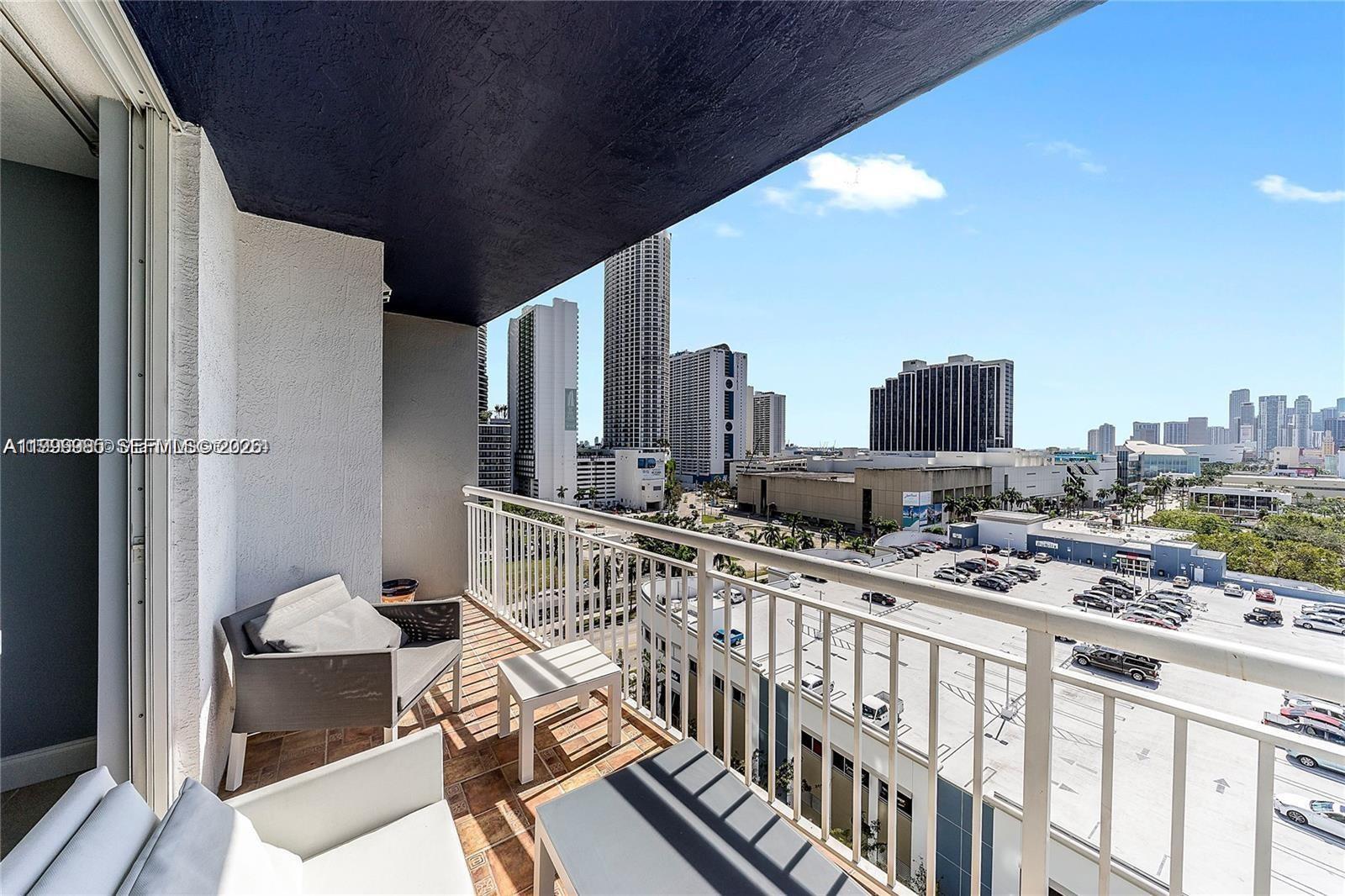 1800 BISCAYNE PLAZA CONDO - Residential