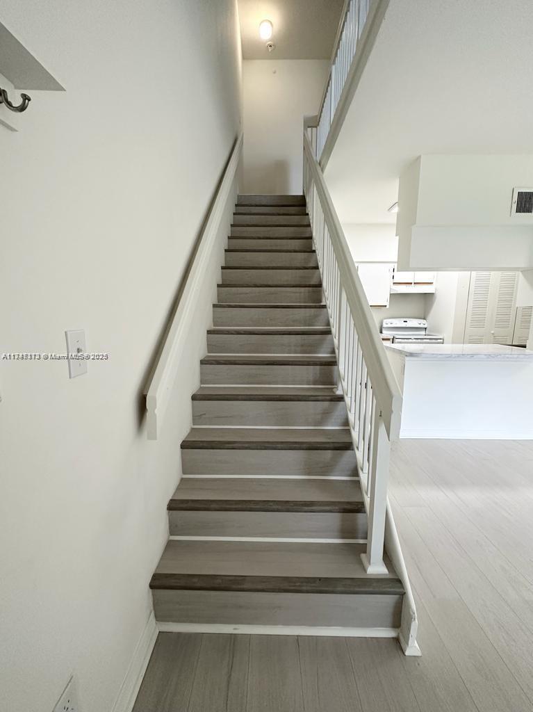 LA HACIENDA COUNTRY CLUB - Residential