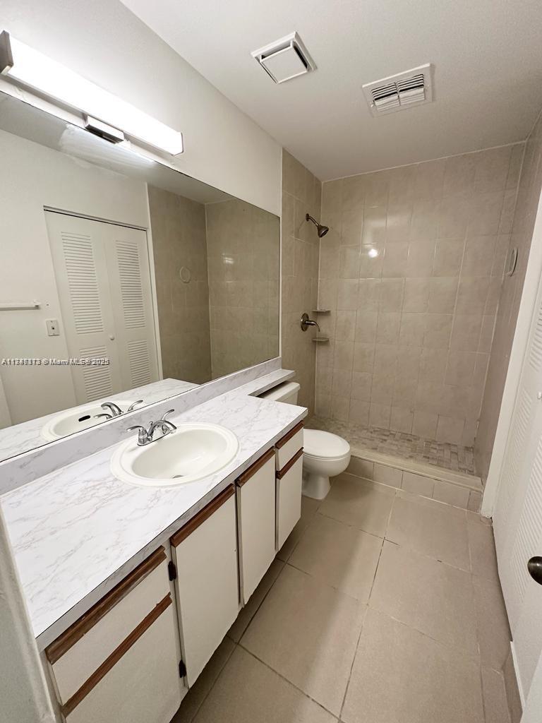 LA HACIENDA COUNTRY CLUB - Residential