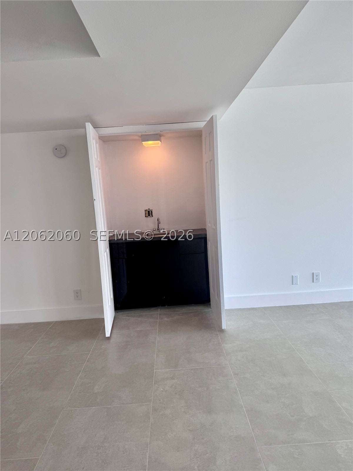 911 Ocean Dr 503