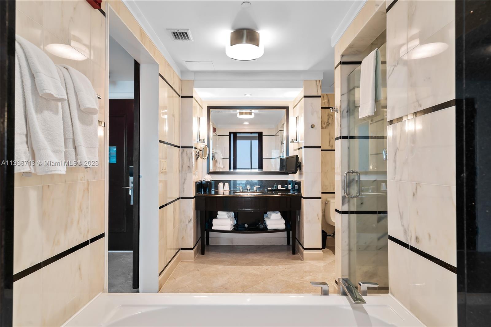 FONTAINEBLEAU III OCEAN C - Residential