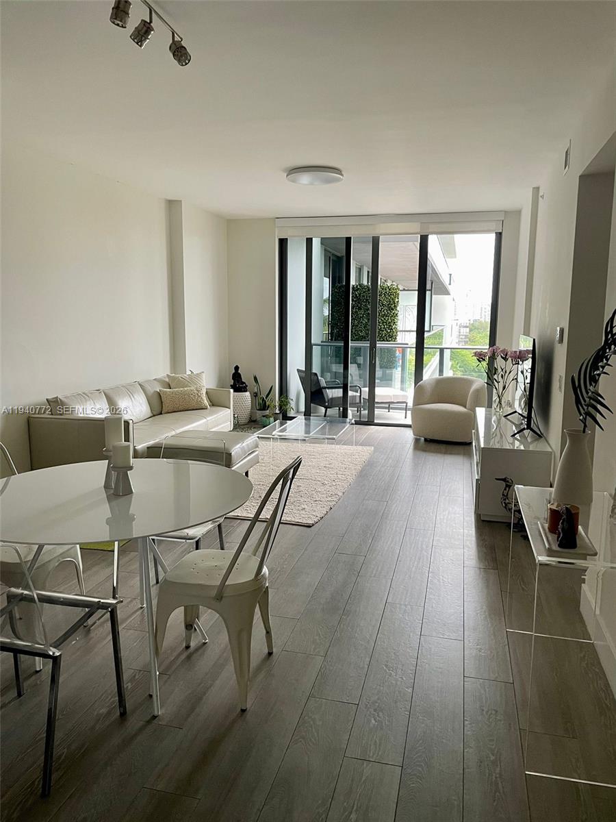 2960 NE 207th St 714