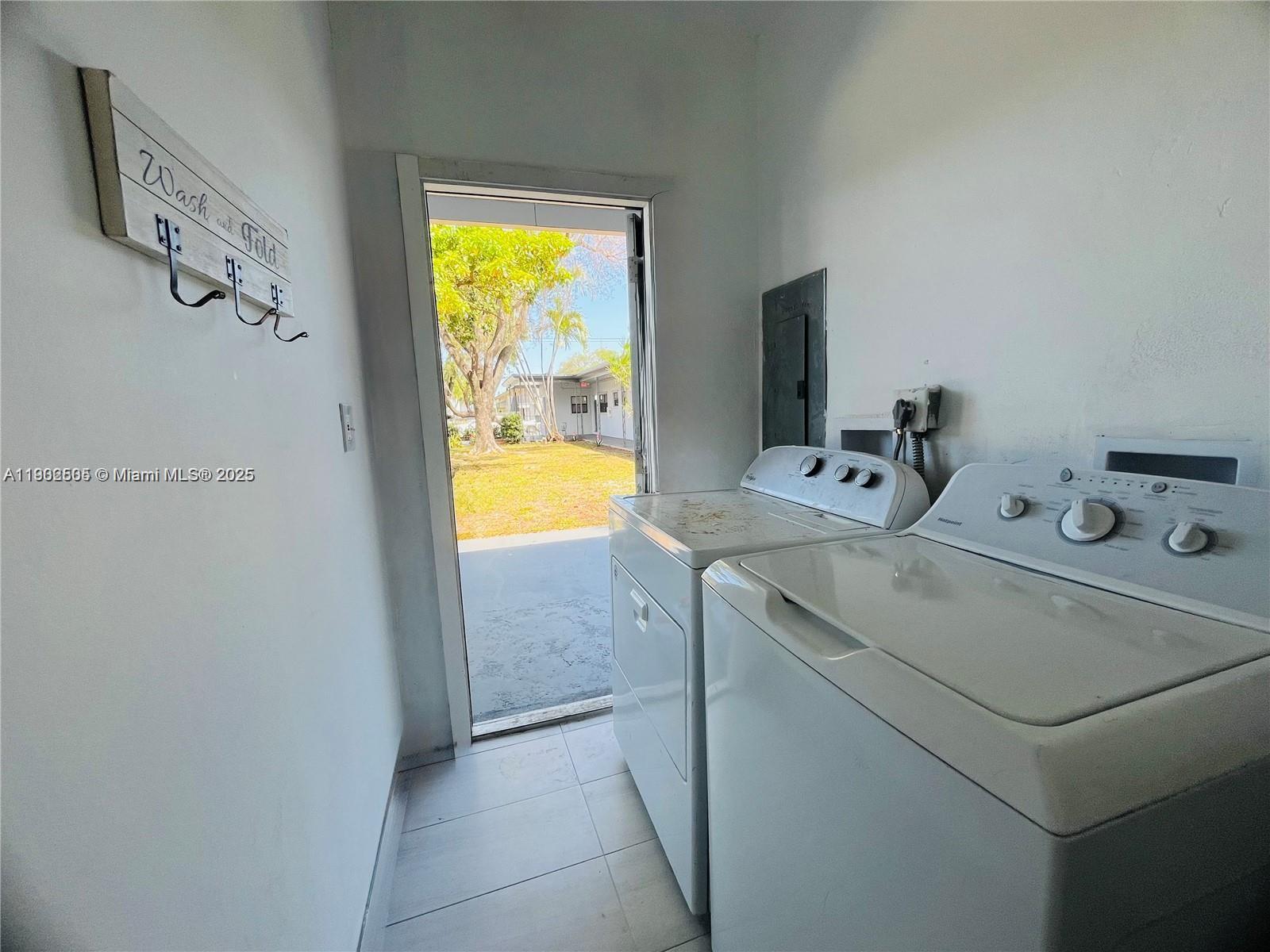 ALBERTA BISCAYNE 2ND REV - Residential Lease