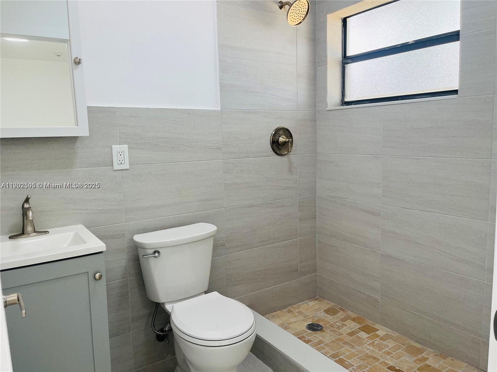 ALBERTA BISCAYNE 2ND REV - Residential Lease