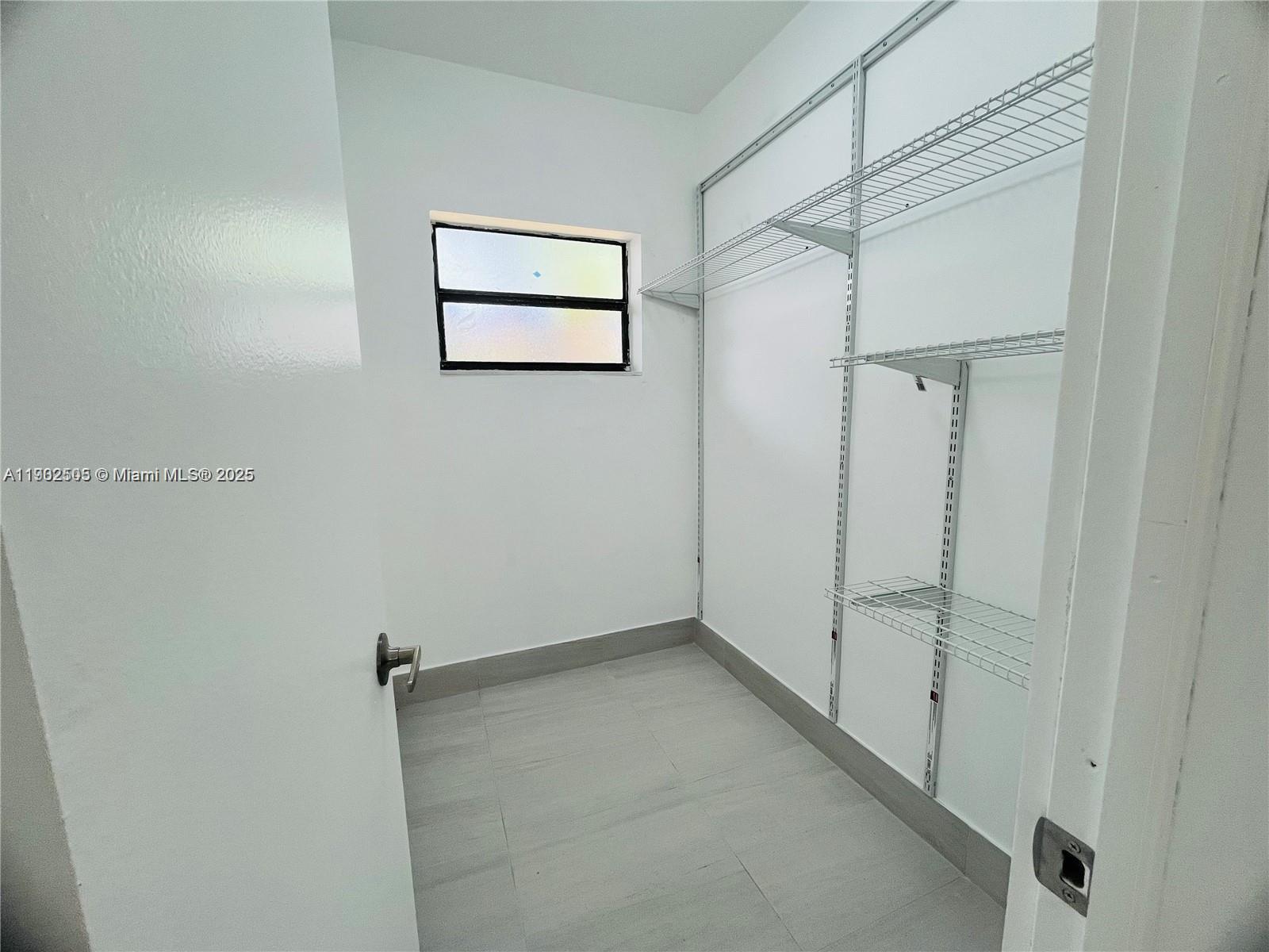 ALBERTA BISCAYNE 2ND REV - Residential Lease