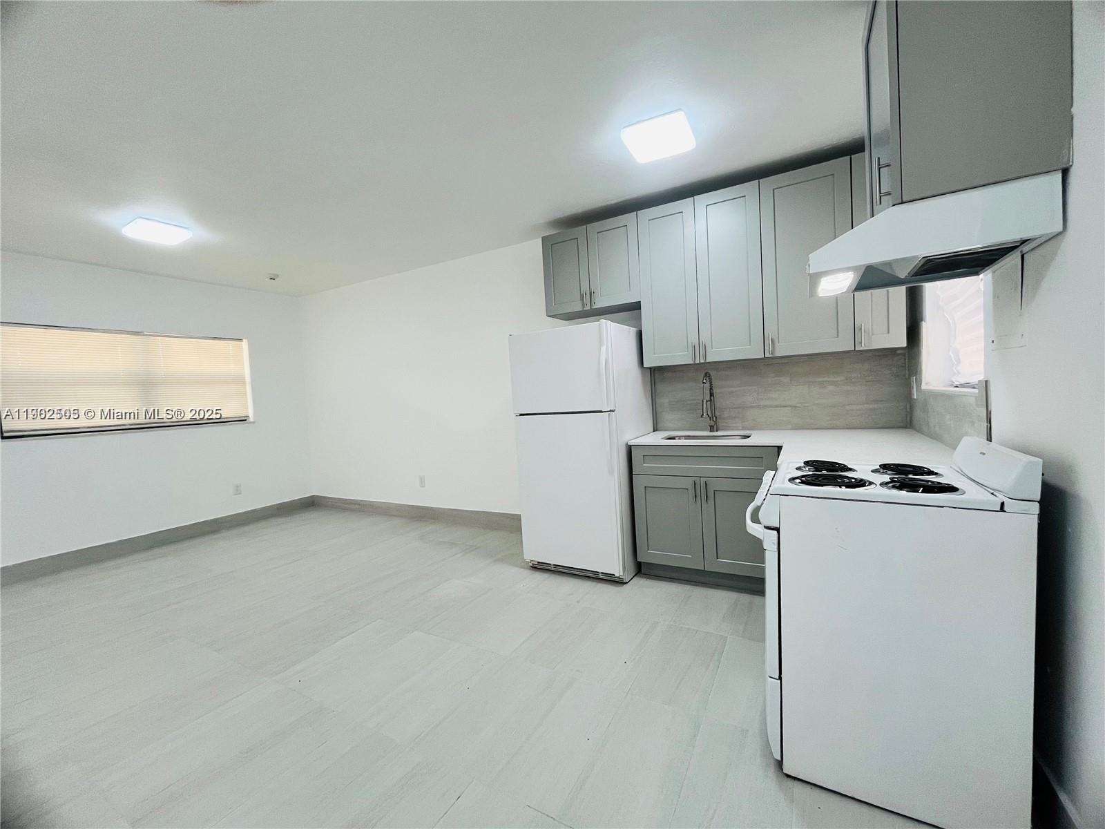 ALBERTA BISCAYNE 2ND REV - Residential Lease