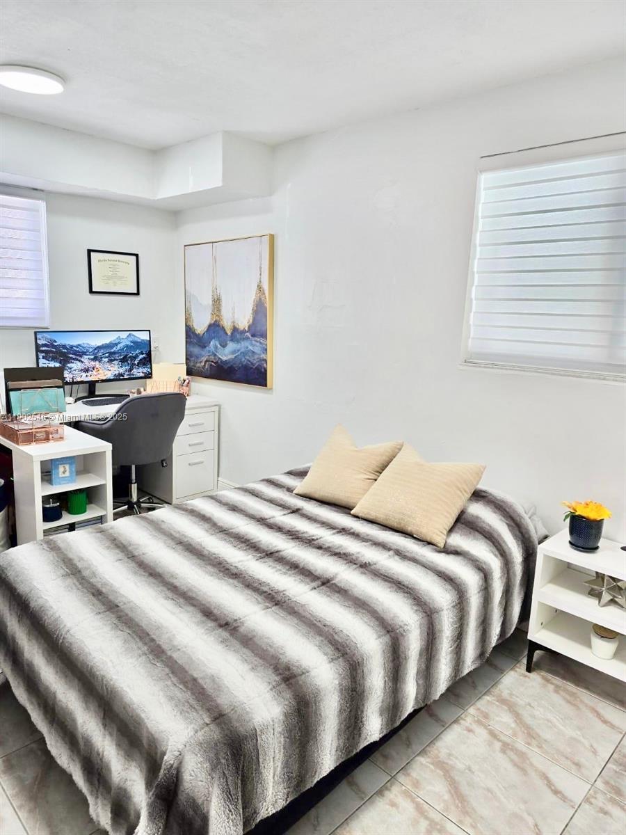 HIALEAH 16TH ADDN - Residential