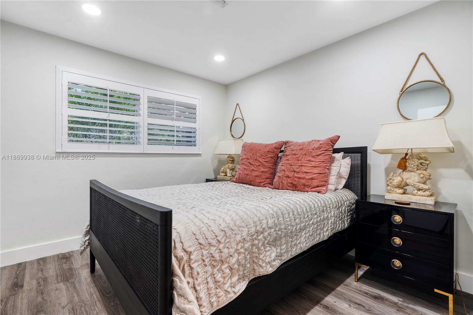 IMPERIAL POINT 3RD SEC - Residential