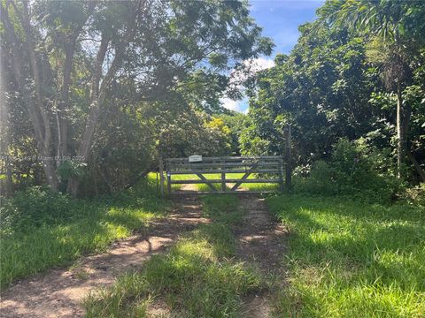 Miami-Dade Fixer Upper Homes for Sale 14 20930 SW 248th St Homestead FL 33031