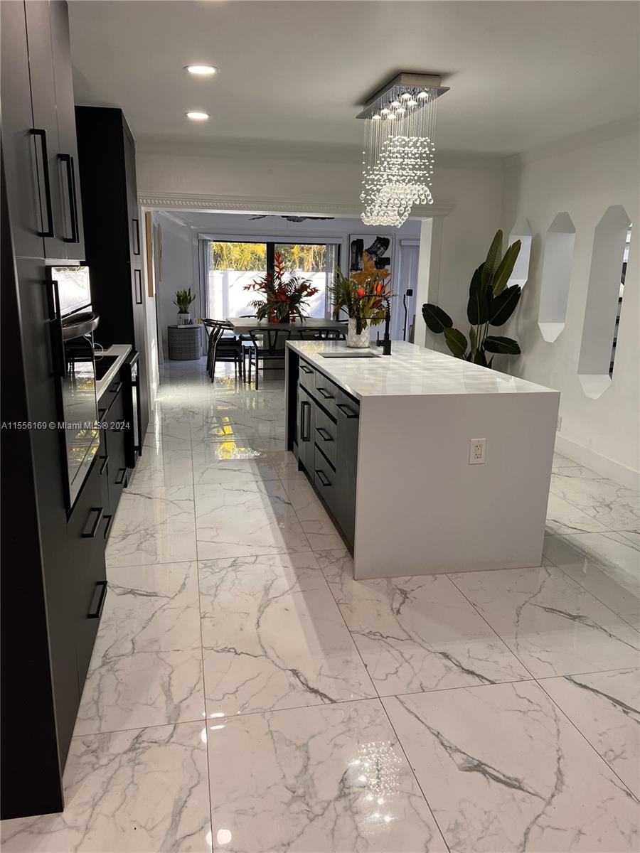 HILLSBORO SHORES SEC - Residential