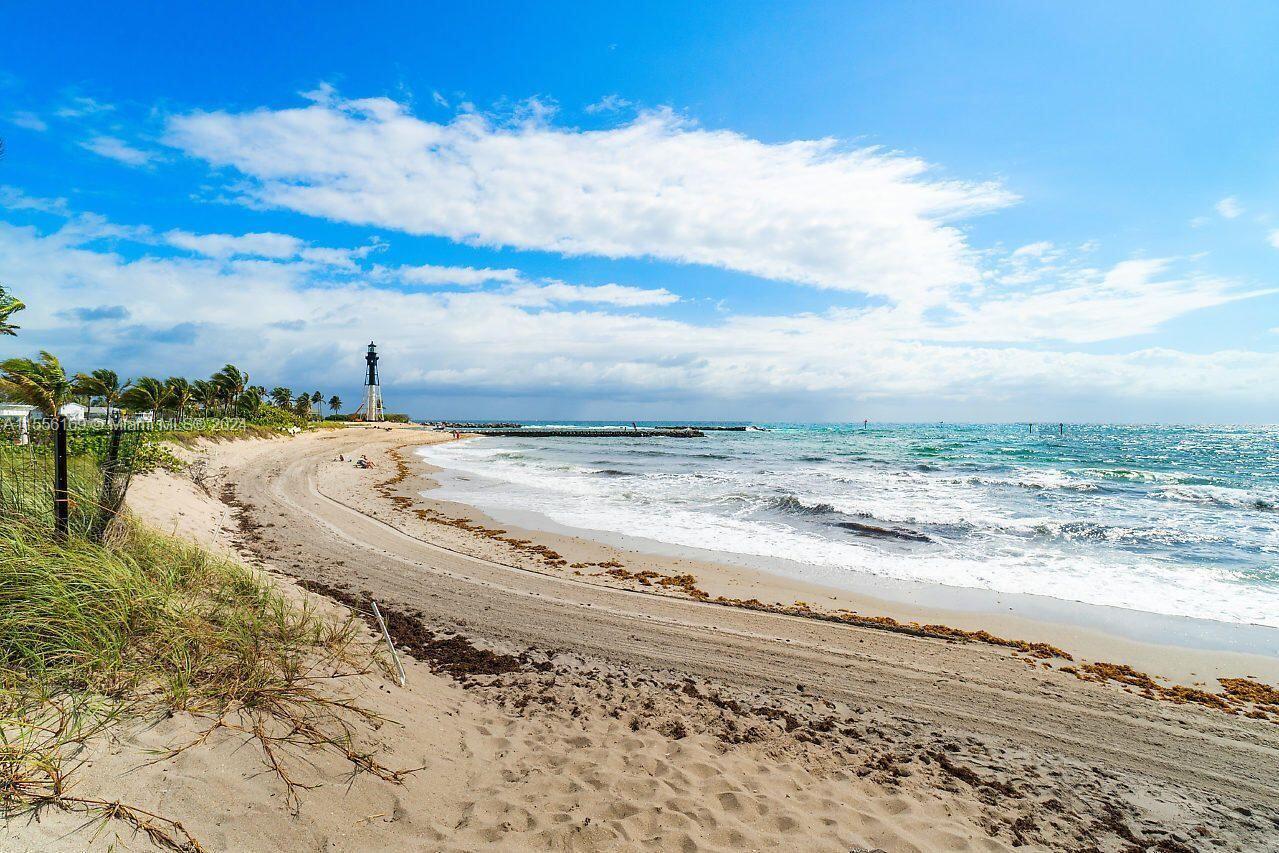 HILLSBORO SHORES SEC - Residential