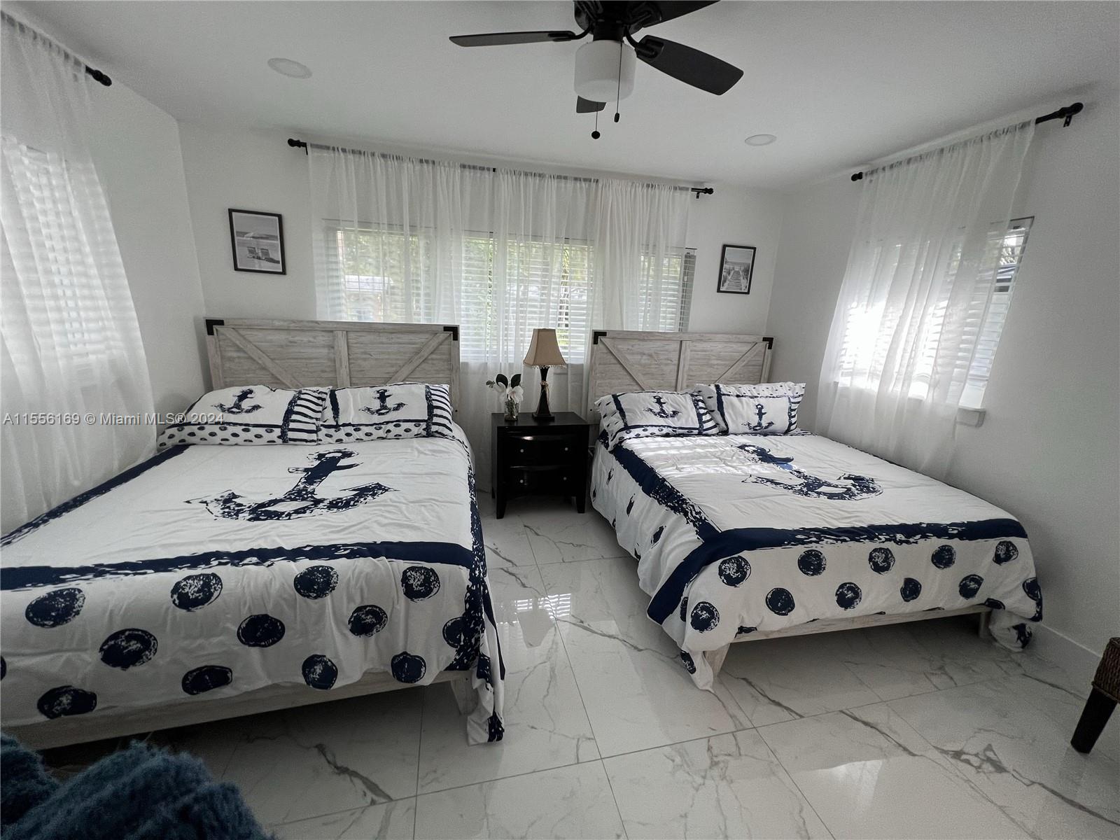 HILLSBORO SHORES SEC - Residential