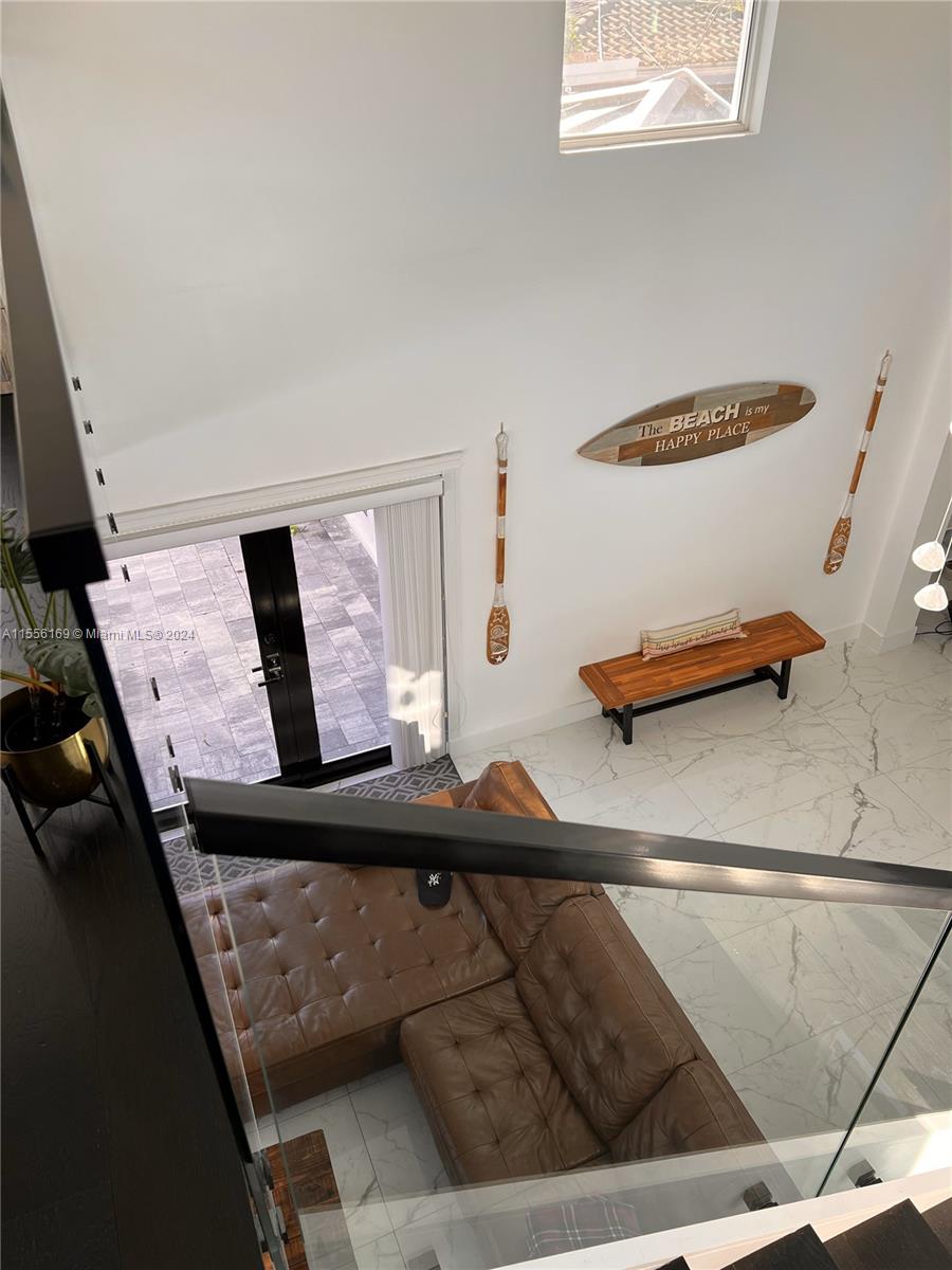 HILLSBORO SHORES SEC - Residential