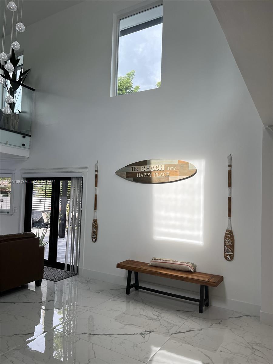 HILLSBORO SHORES SEC - Residential