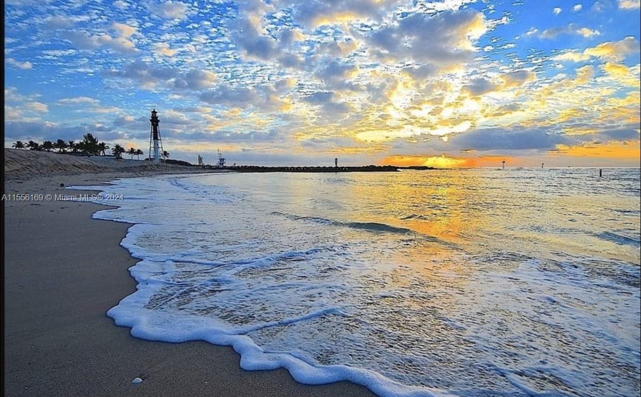 HILLSBORO SHORES SEC - Residential