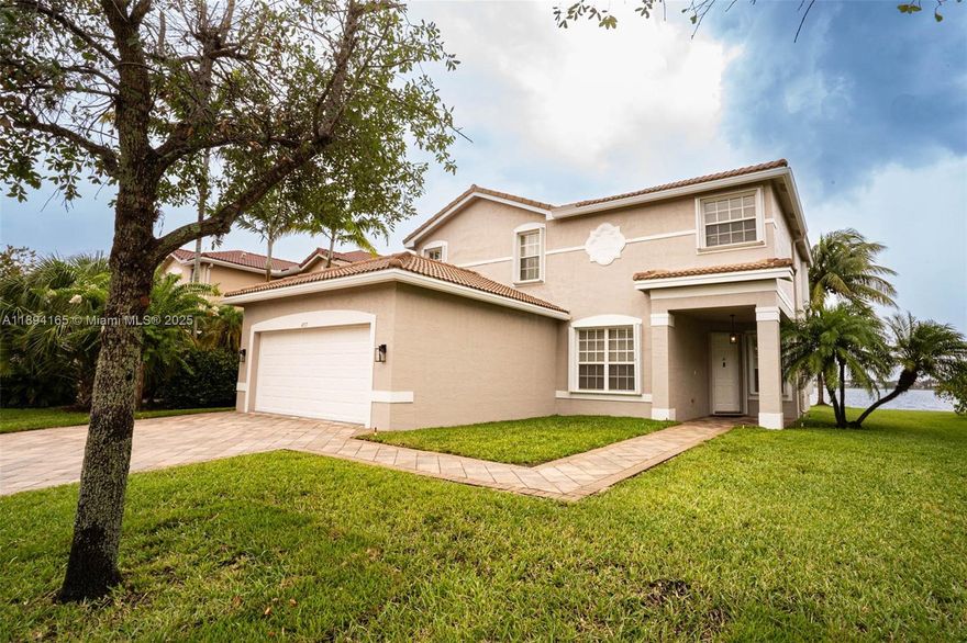 GRANITE COUNTERTOPS, STAINLESS APPLIANCES, EXECUTIVE LAKEFRONT RESIDENCE, GATED RESORT STYLE. GREAT LOCATION CLOSE TO I-75 SHOPPING CENTERS EXCELLENT SCHOOLS AND HOSPITALS, FULLY LOADED CLUBHOUSE. TENANT TO PAY LANDSCAPINGG $50.00 PER MONTH