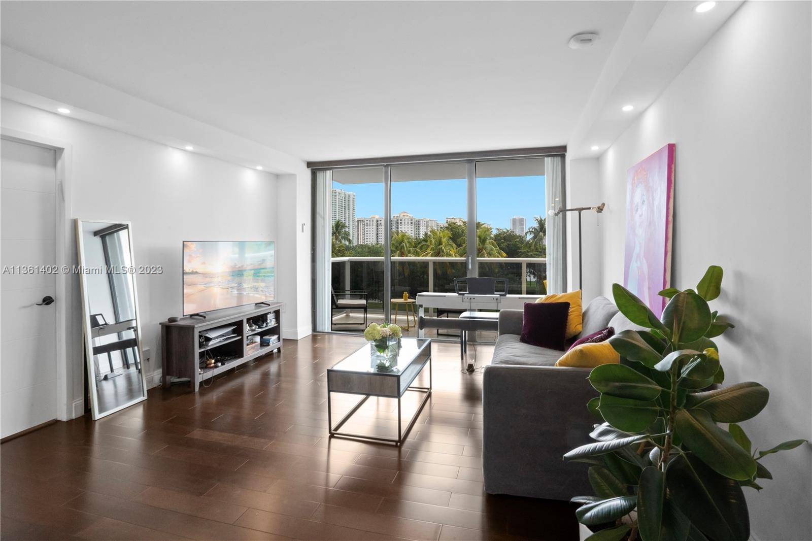 AVENTURA ELDORADO CONDO - Residential