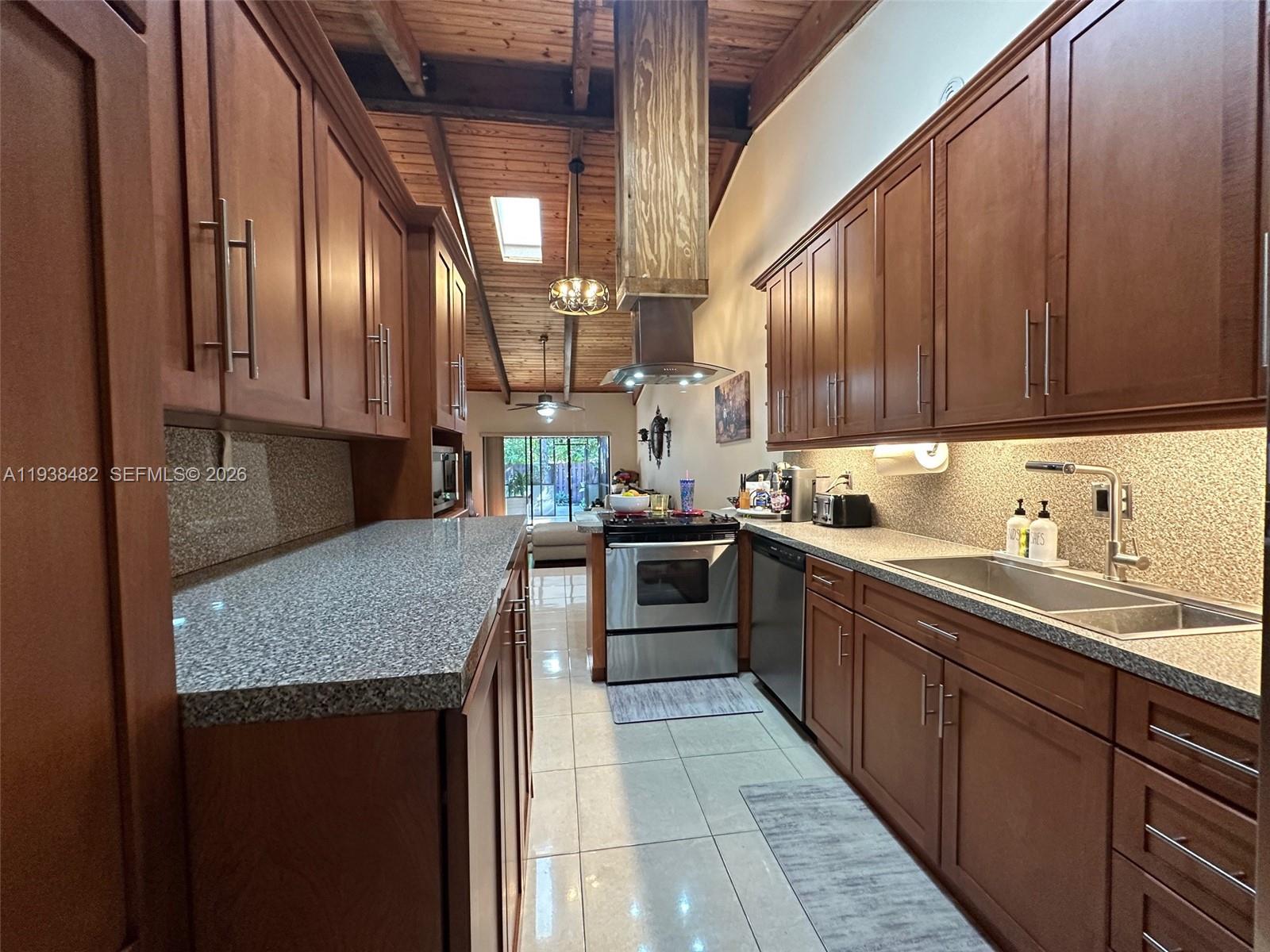 TAMERLANE - Residential