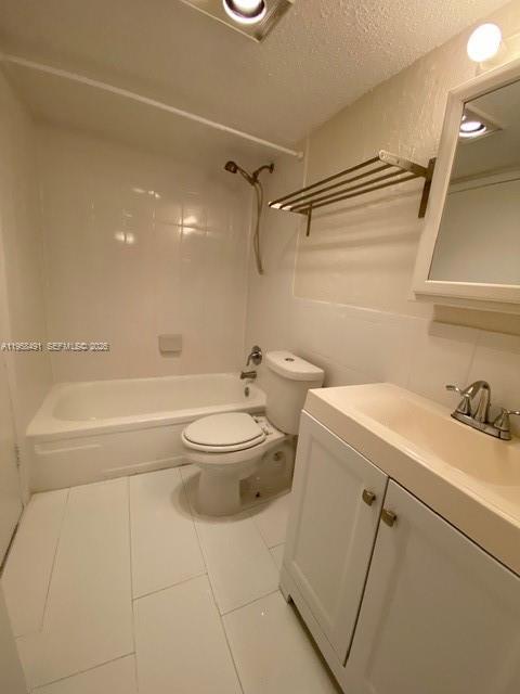 VENICE ISLES CONDO - Residential Lease