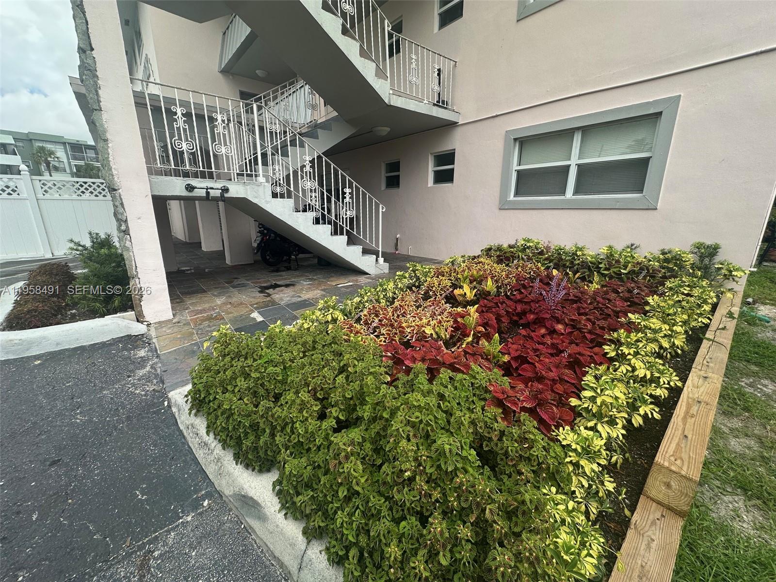 VENICE ISLES CONDO - Residential Lease