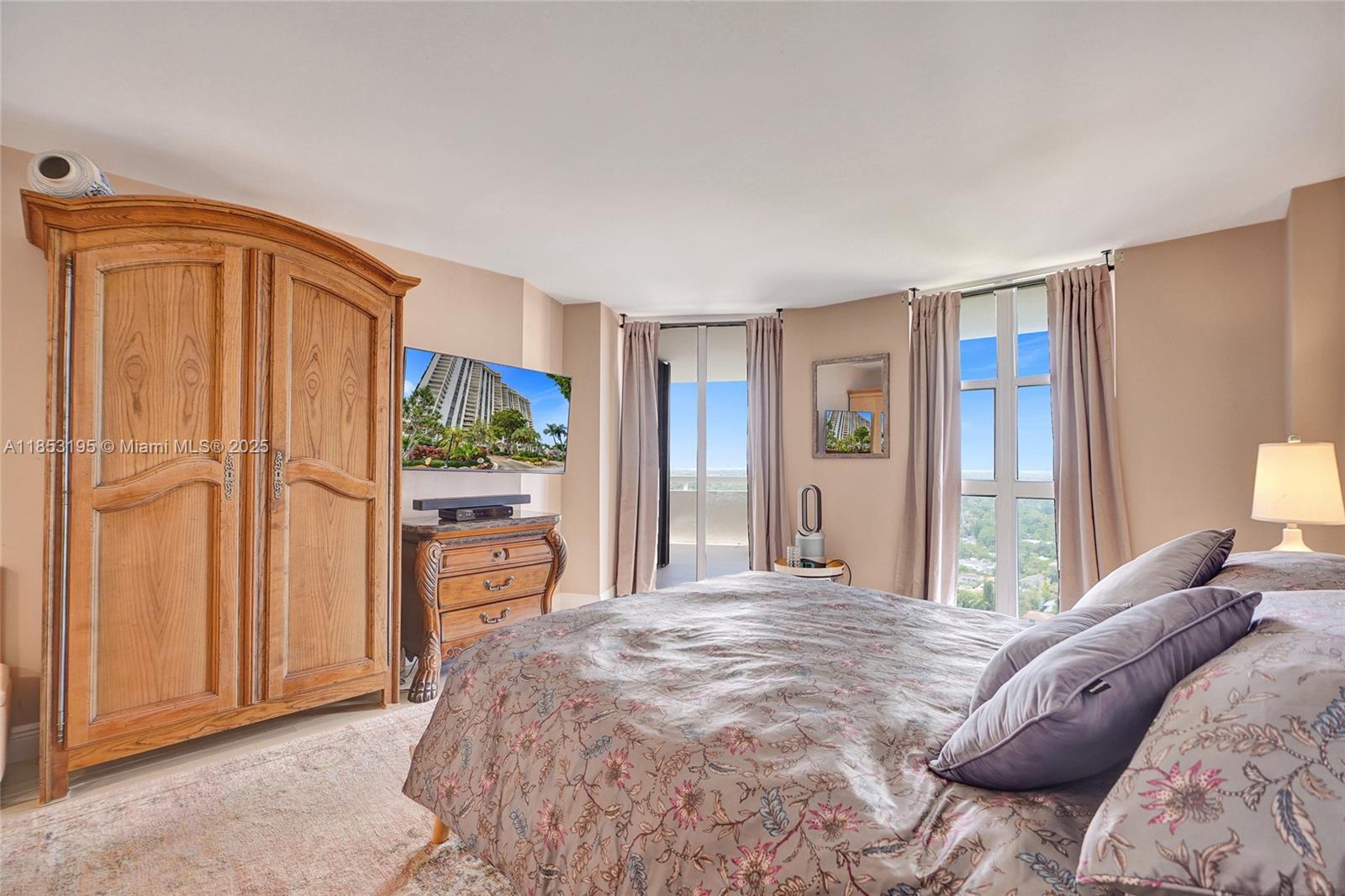 THE TOWERS OF QUAYSIDE CO - Residential