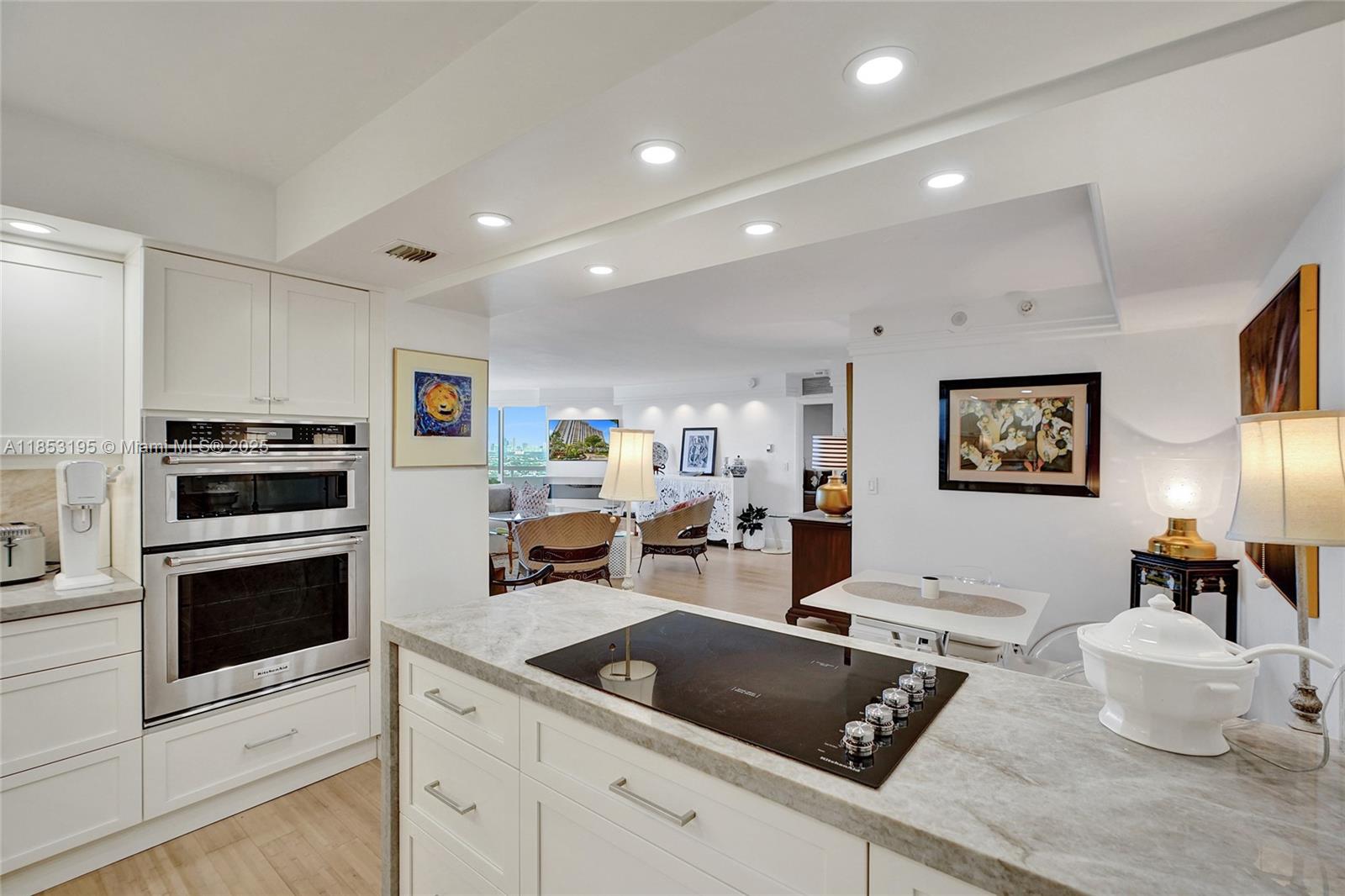 THE TOWERS OF QUAYSIDE CO - Residential