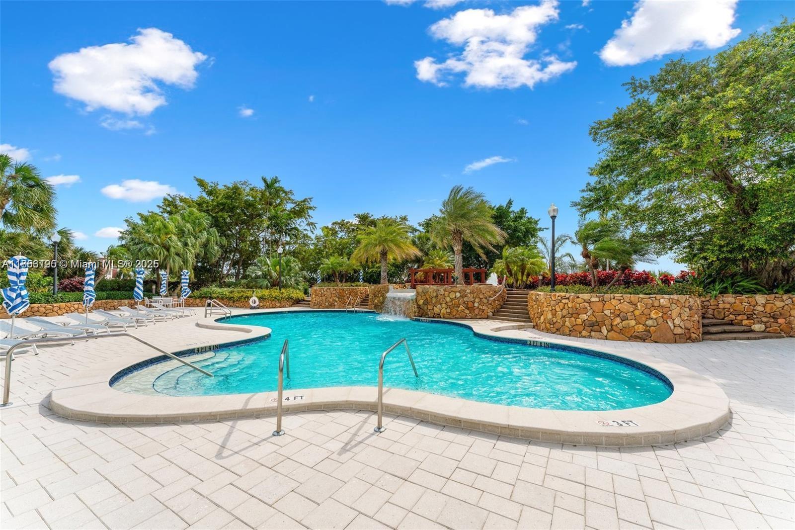 THE TOWERS OF QUAYSIDE CO - Residential