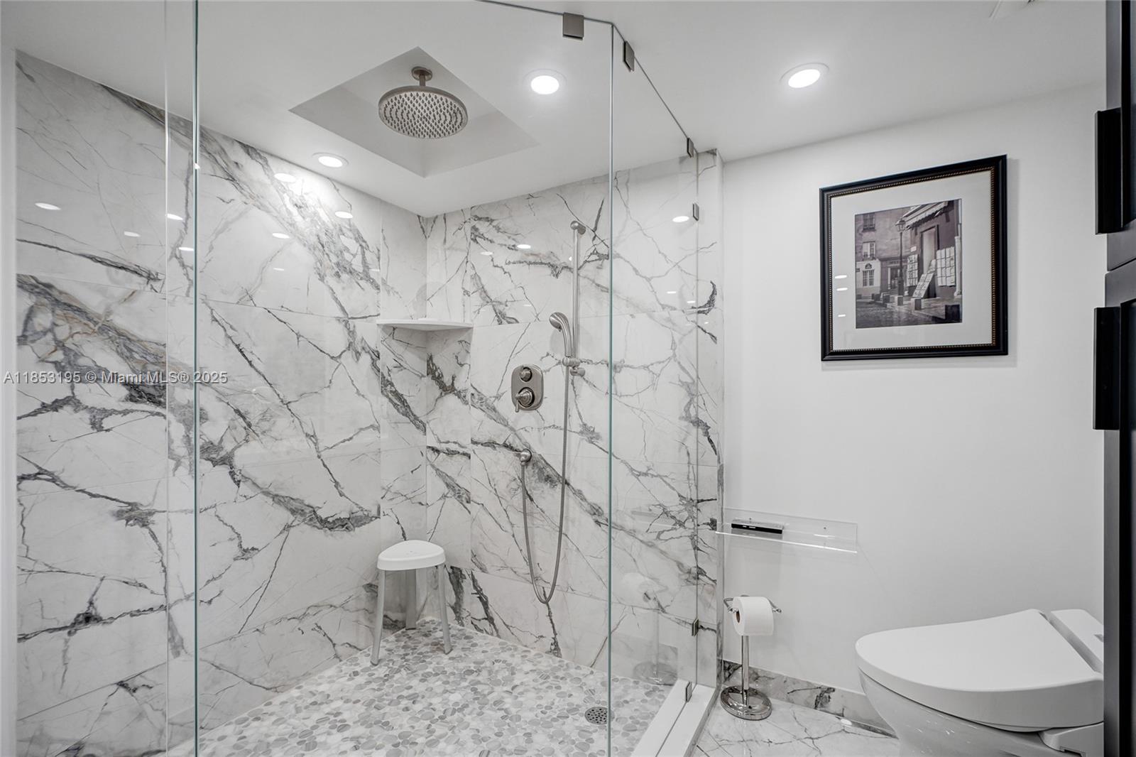 THE TOWERS OF QUAYSIDE CO - Residential