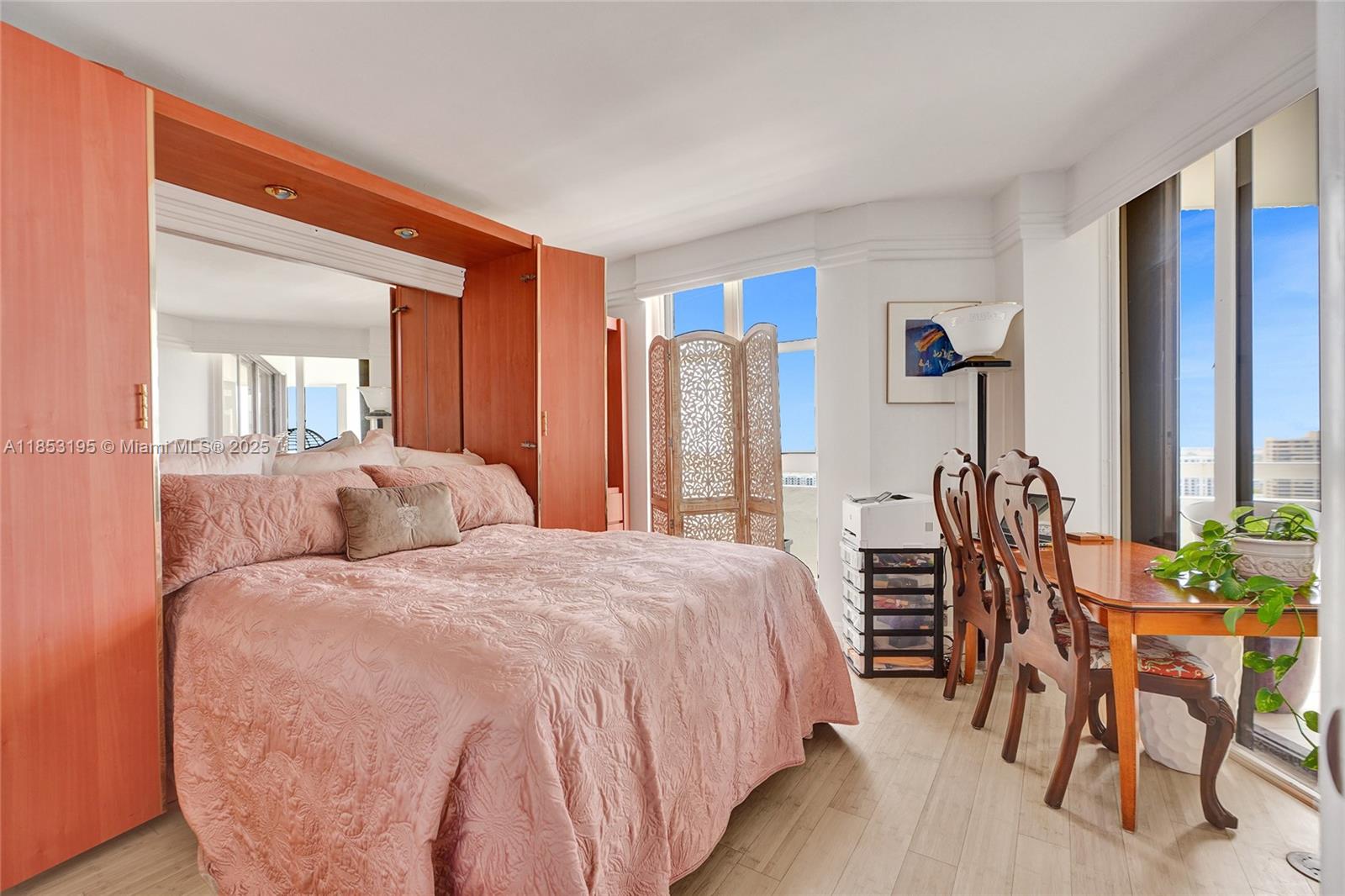 THE TOWERS OF QUAYSIDE CO - Residential