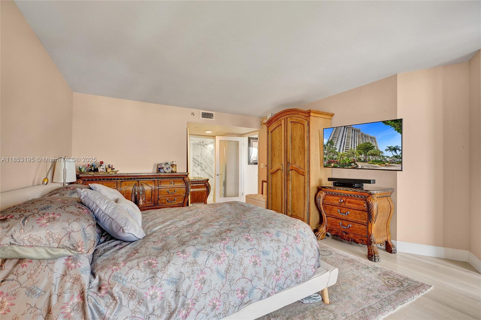 THE TOWERS OF QUAYSIDE CO - Residential