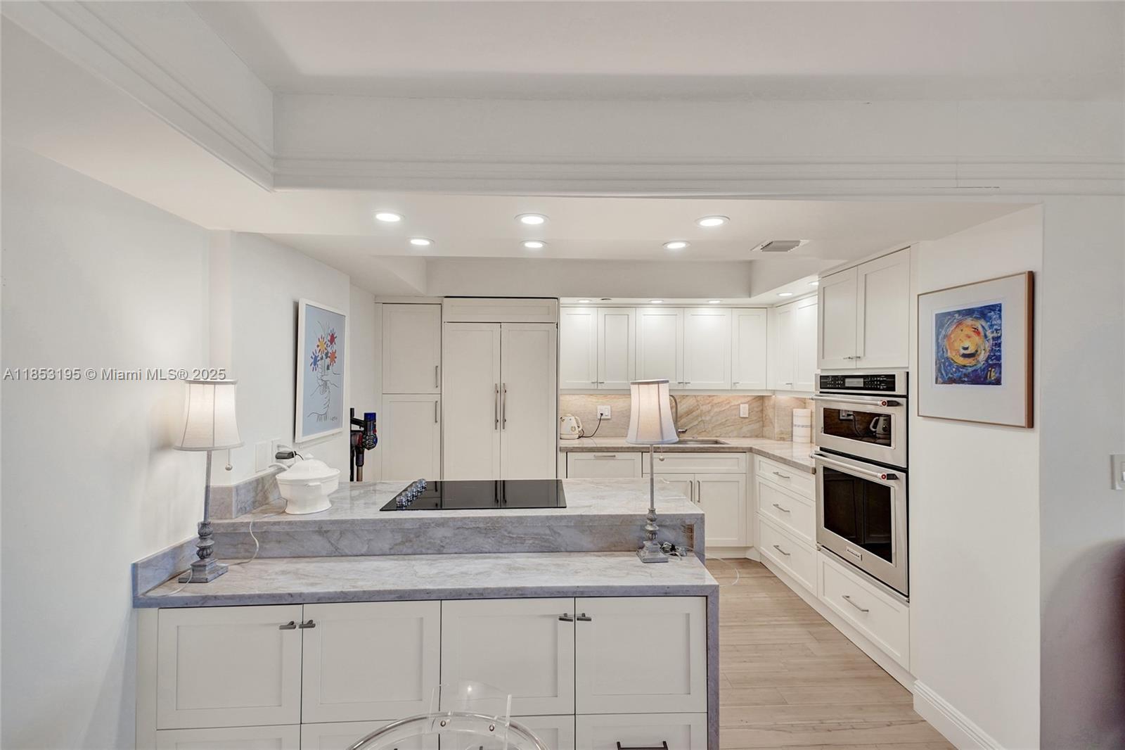 THE TOWERS OF QUAYSIDE CO - Residential