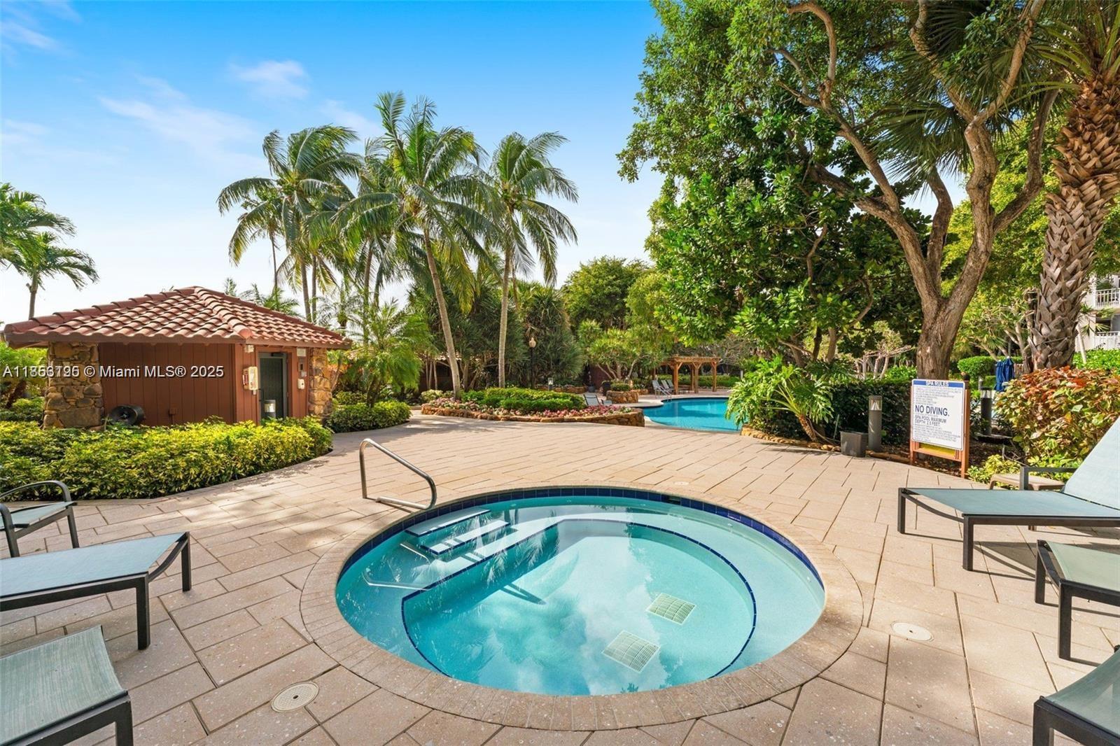 THE TOWERS OF QUAYSIDE CO - Residential