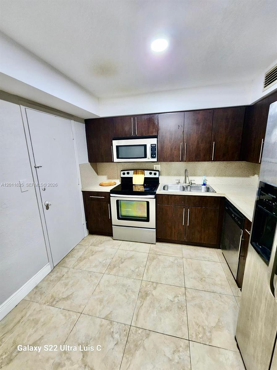 12590 CORONADO TOWERS CON - Residential