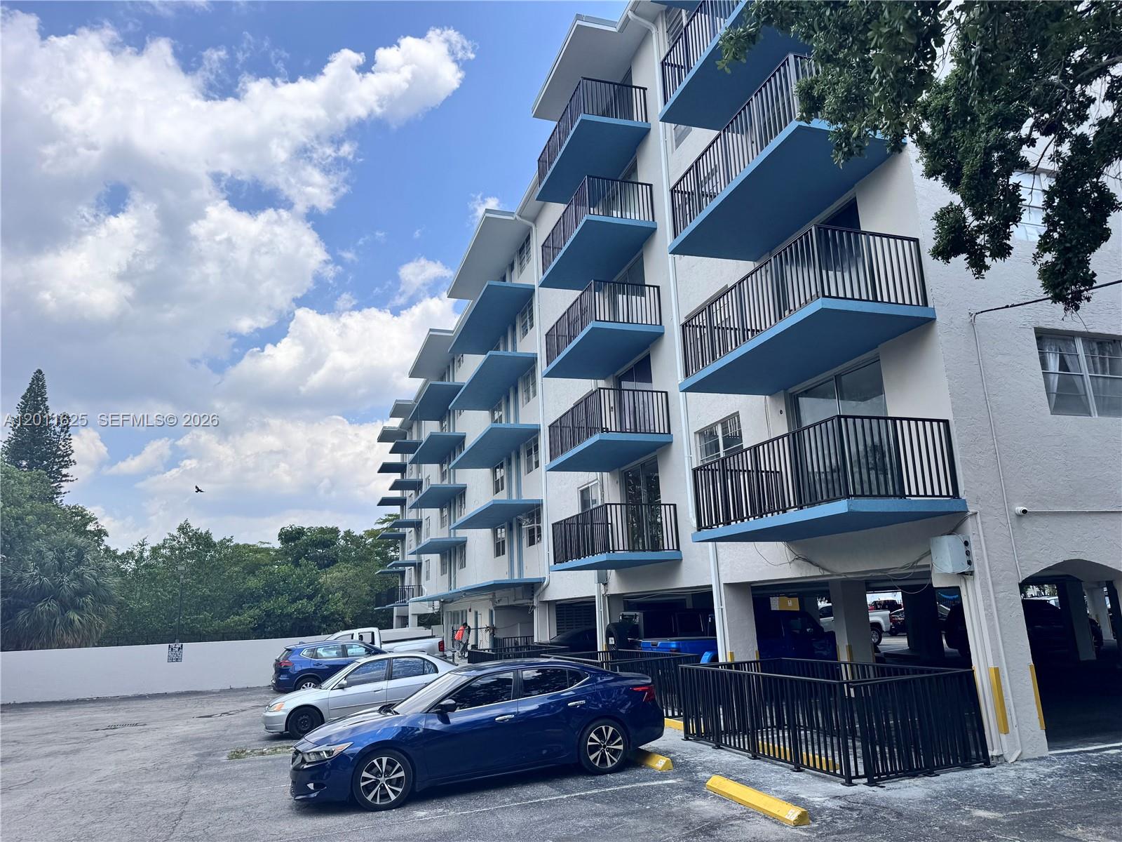 12590 CORONADO TOWERS CON - Residential