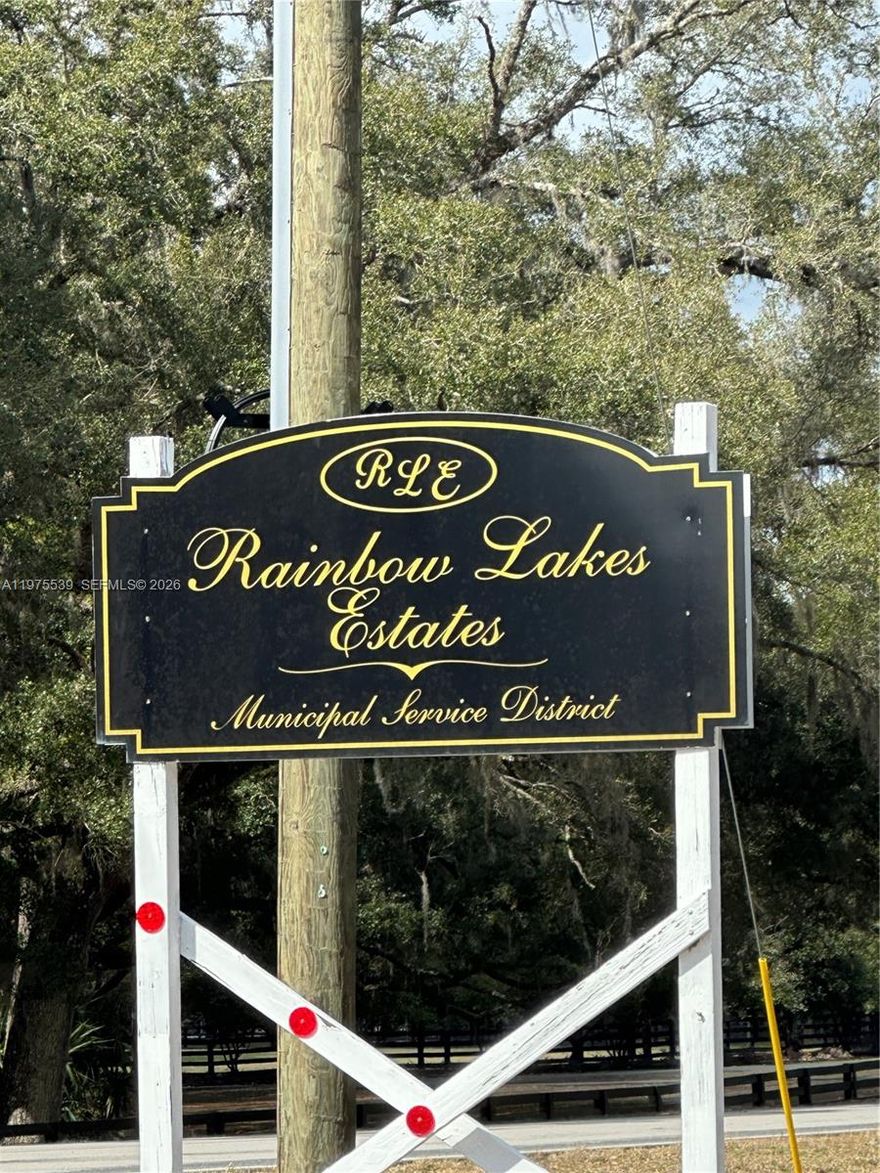 NICE LOT IN THE RAINBOW LAKES ESTATES SUBDIVISION. A 0.25 ACRE TO BUILD YOUR HOME. VERY TRANQUIL AREA NEAR THE RAINBOW RIVER PAARK AND THE VERY QUAINT CITY OF DUNNELLON, FLORIDA