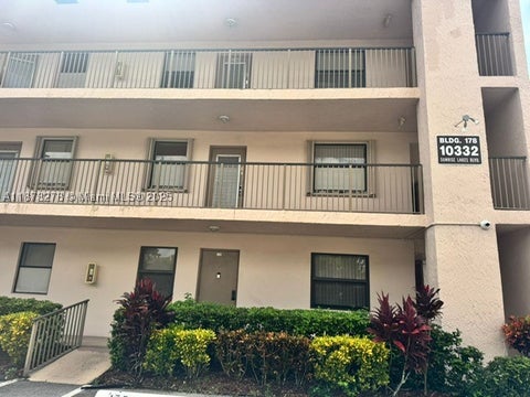 Photo of 10332 Sunrise Lakes Blvd #106, Sunrise, FL 33322 (MLS # A11873278)