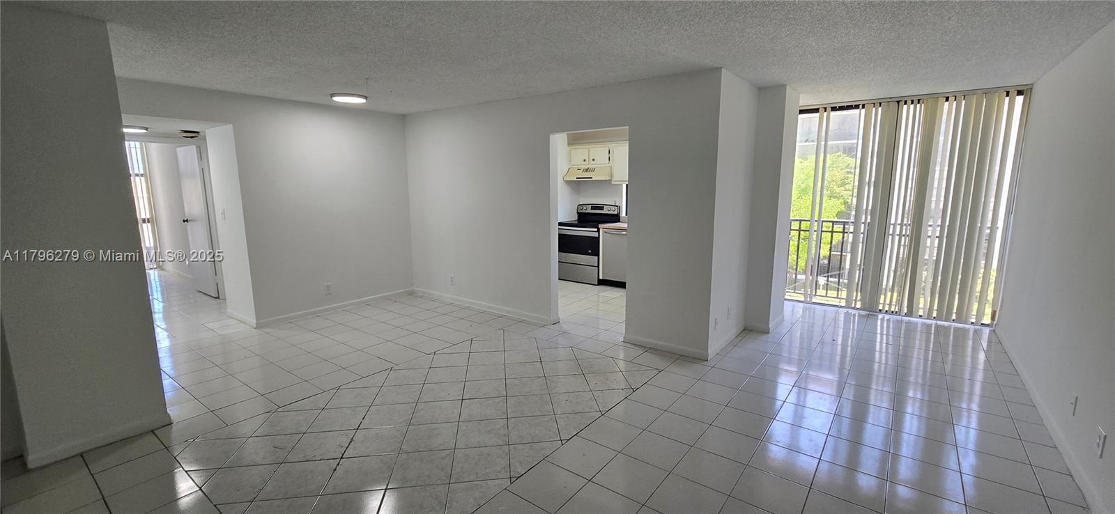 Rental Property at Address Not Disclosed, Sunny Isles Beach, Miami-Dade County, Florida - Bedrooms: 2 
Bathrooms: 2  - $2,300 MO.
