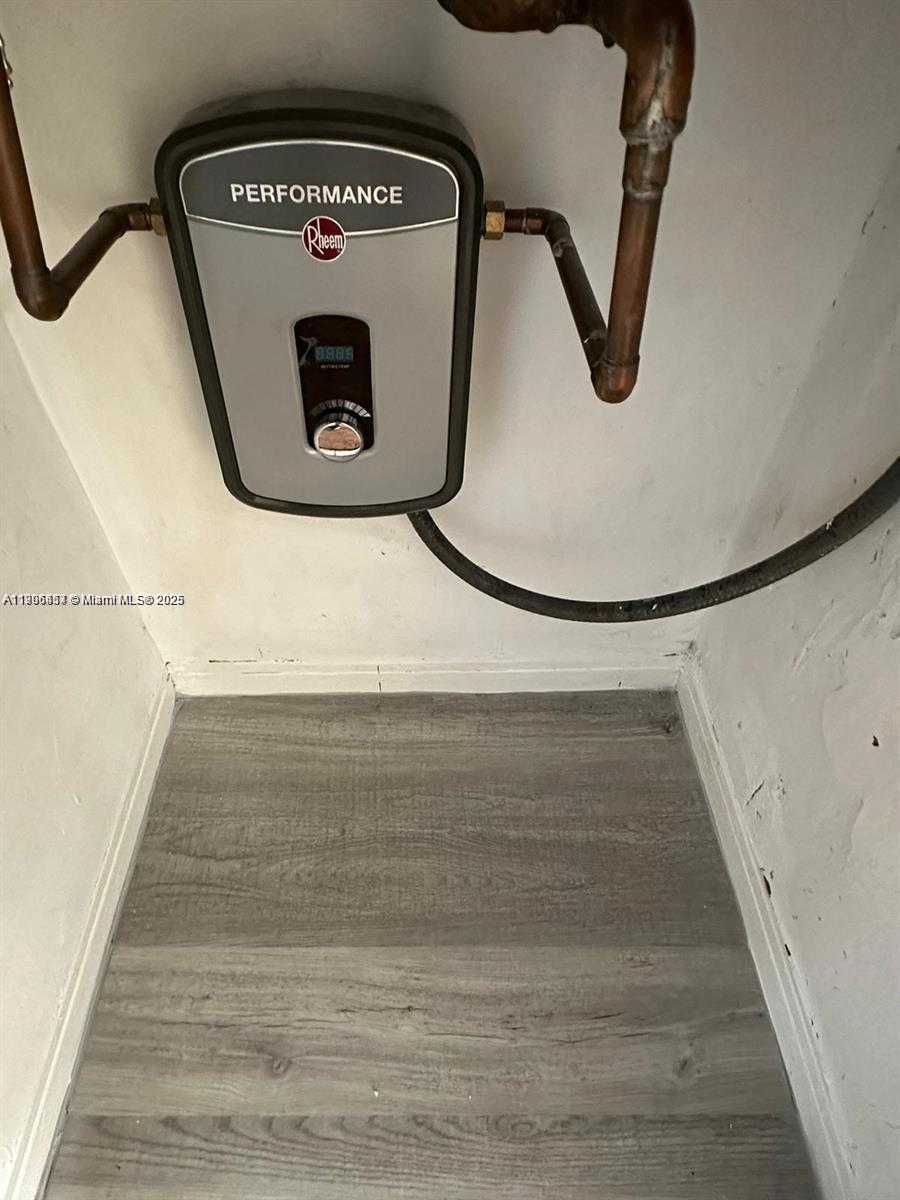 CLEVE APTS CONDO - Residential Lease