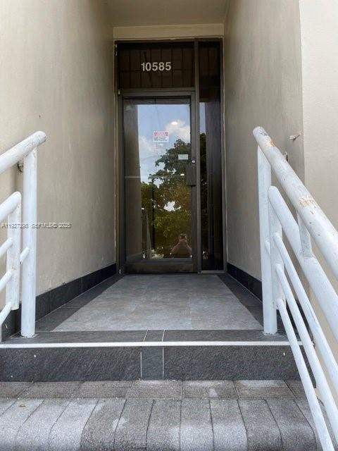 10585 SW 109th ct 201