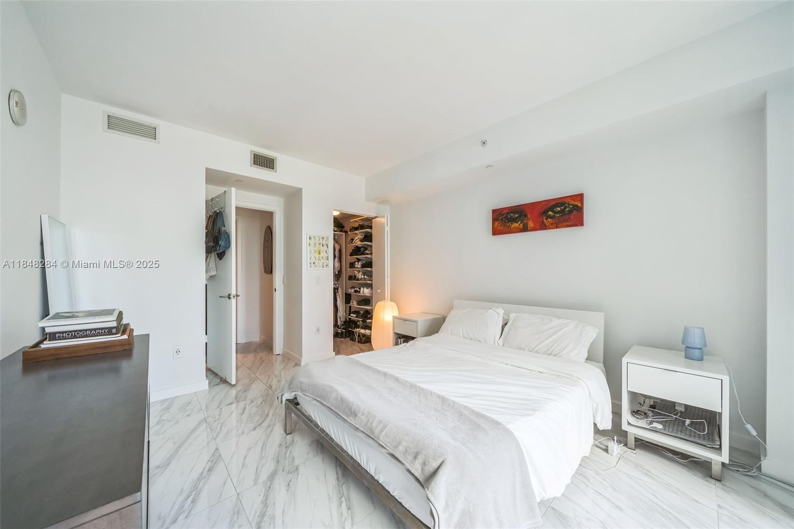 1100 MILLECENTO RESIDENCE - Residential