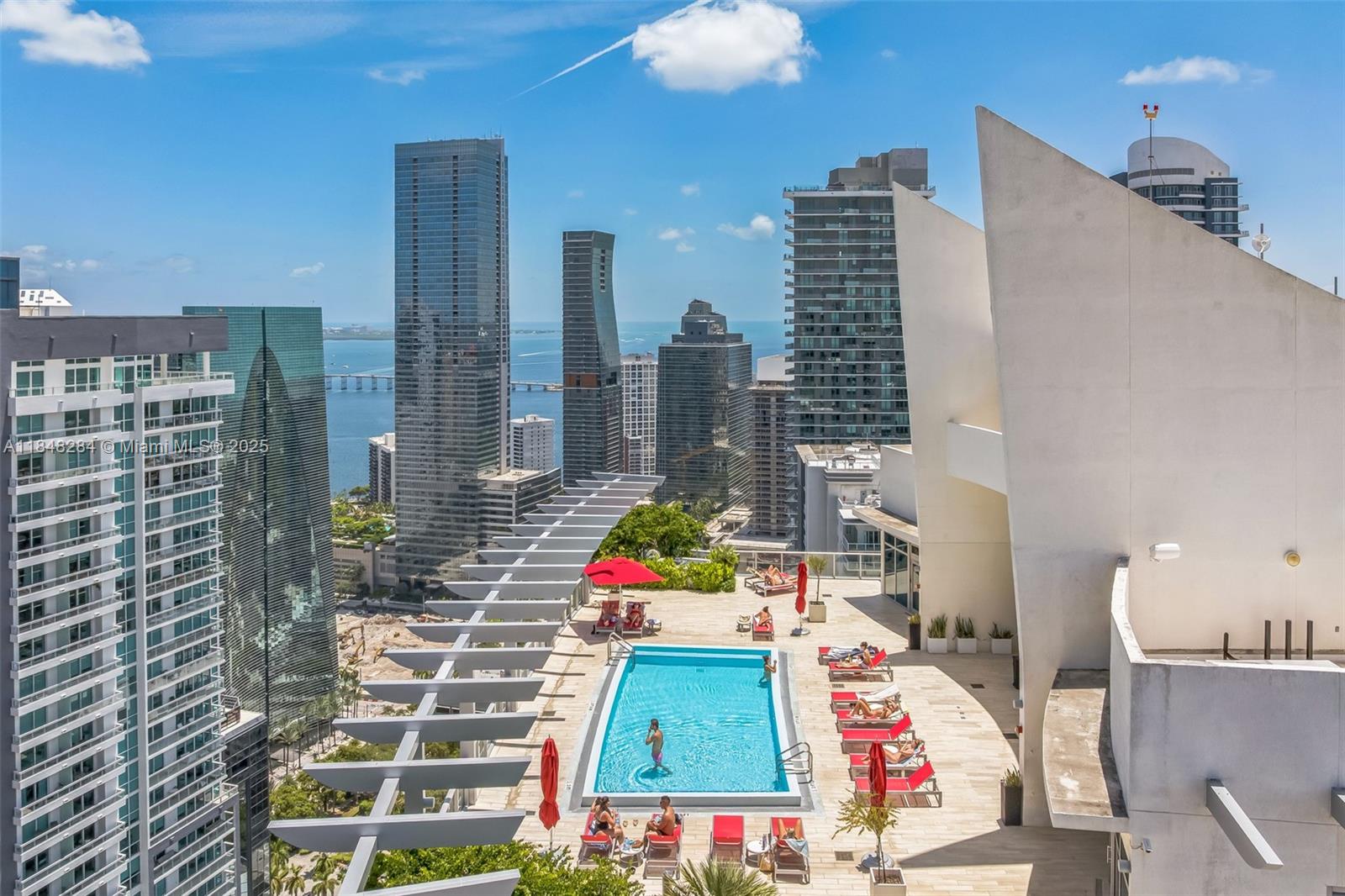 1100 MILLECENTO RESIDENCE - Residential