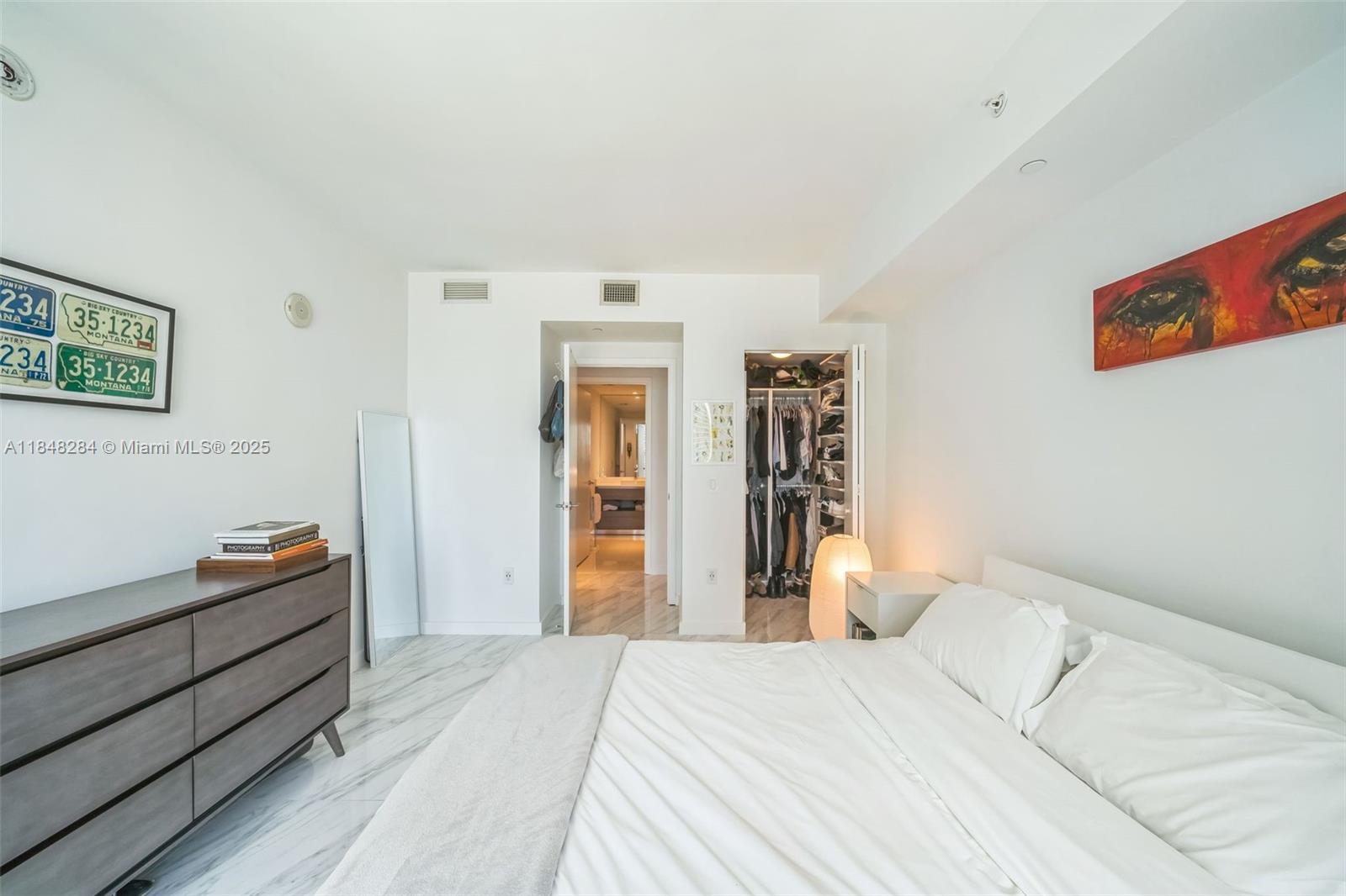 1100 MILLECENTO RESIDENCE - Residential