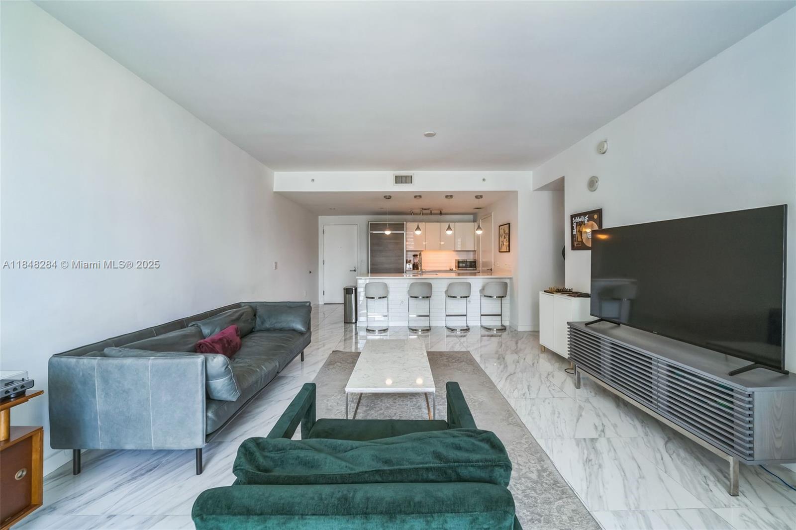 1100 MILLECENTO RESIDENCE - Residential