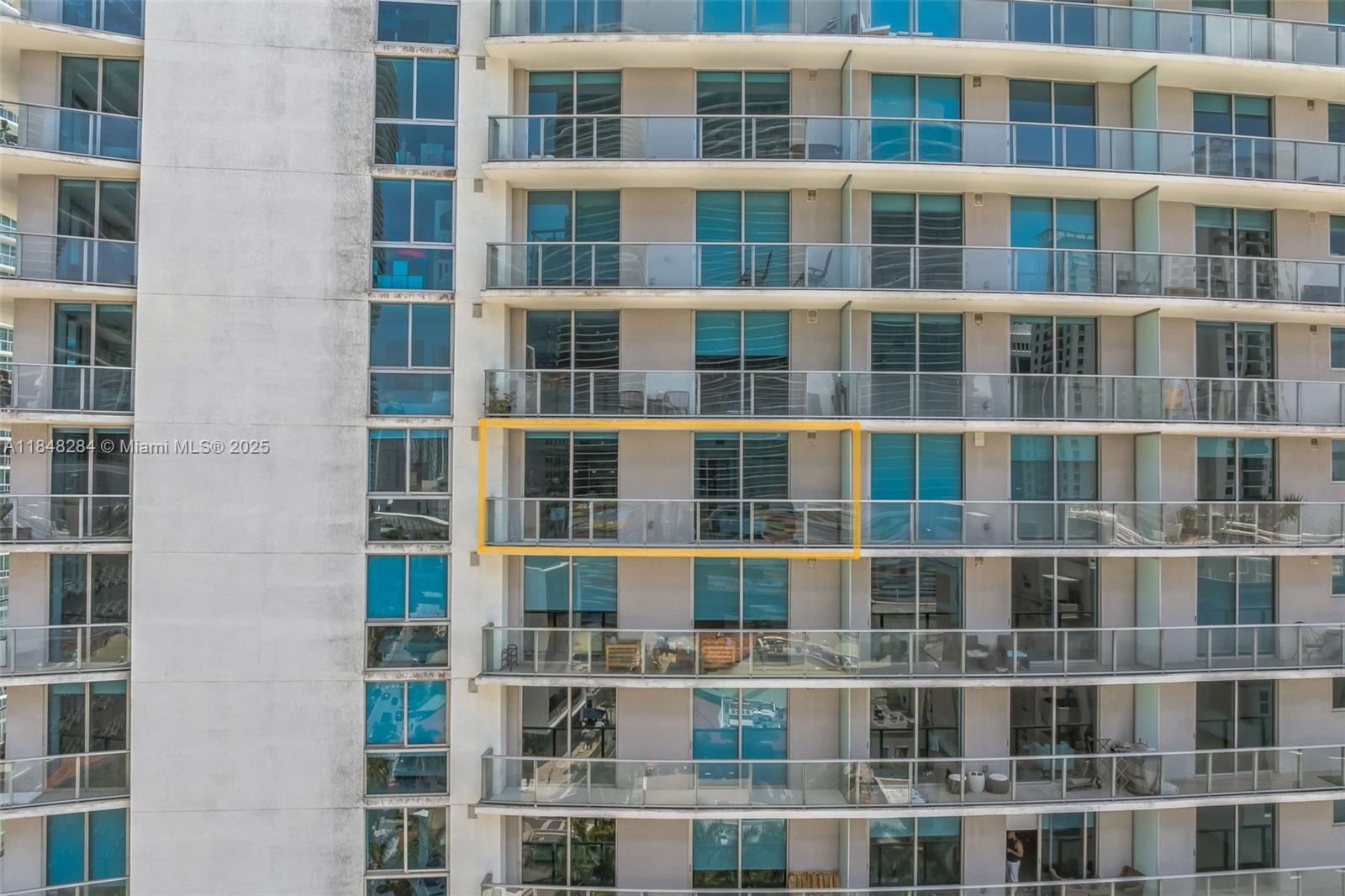 1100 MILLECENTO RESIDENCE - Residential