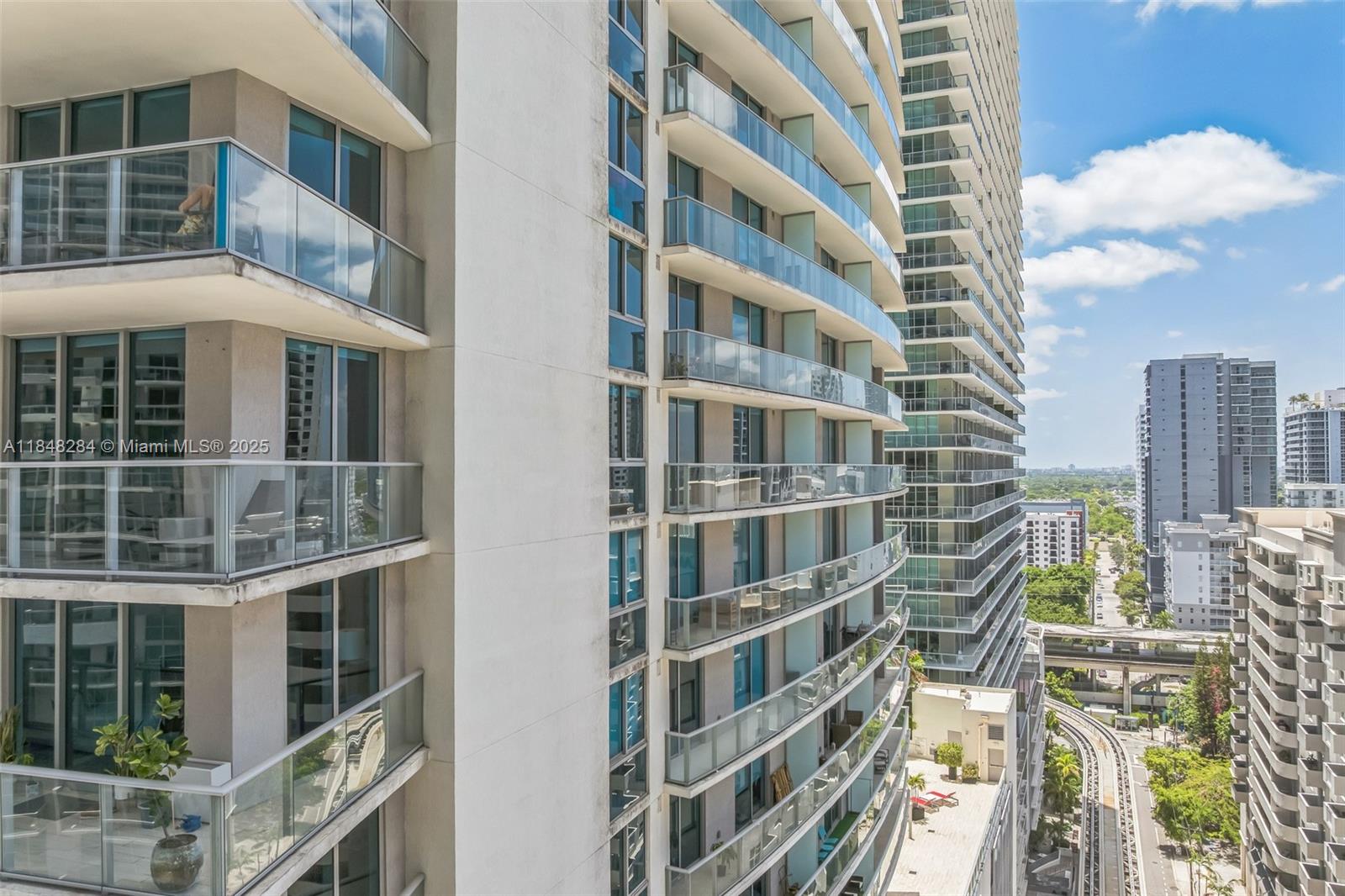 1100 MILLECENTO RESIDENCE - Residential