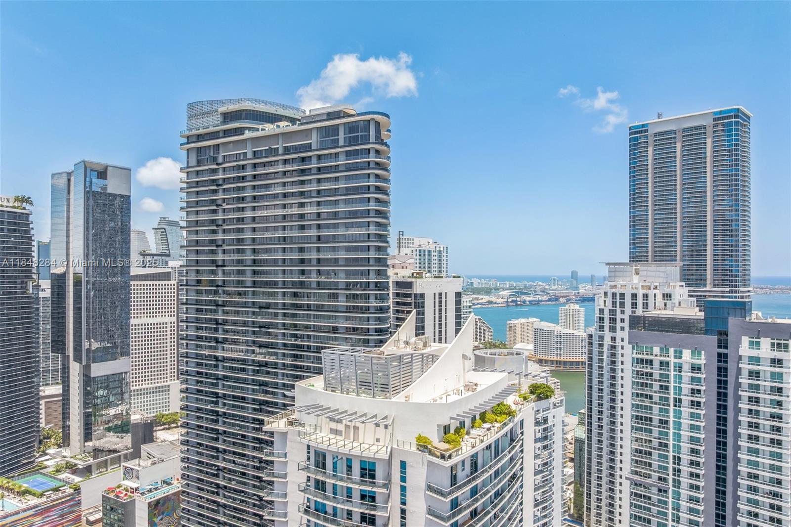 1100 MILLECENTO RESIDENCE - Residential