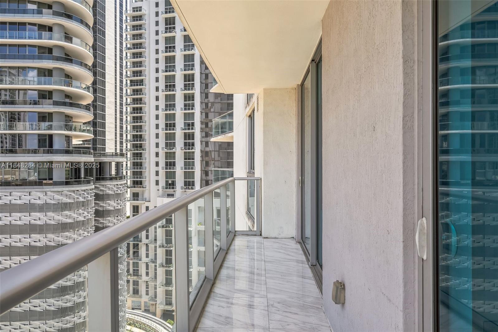 1100 MILLECENTO RESIDENCE - Residential