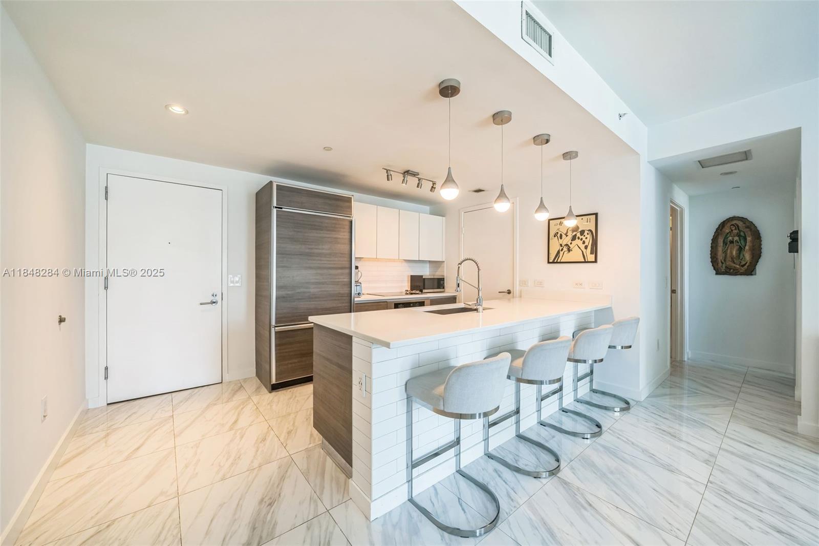 1100 MILLECENTO RESIDENCE - Residential