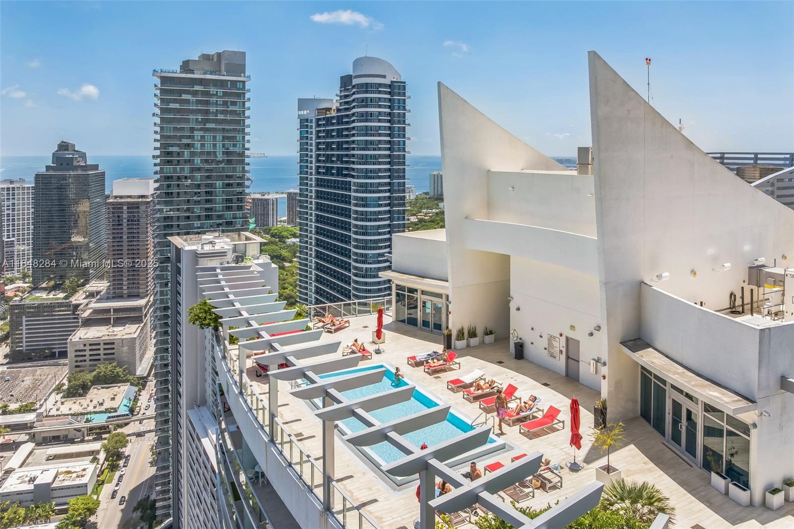 1100 MILLECENTO RESIDENCE - Residential